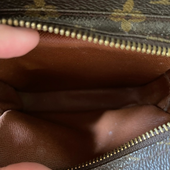 Authentic Louis Vuitton Amazon crossbody - Picture 9 of 16